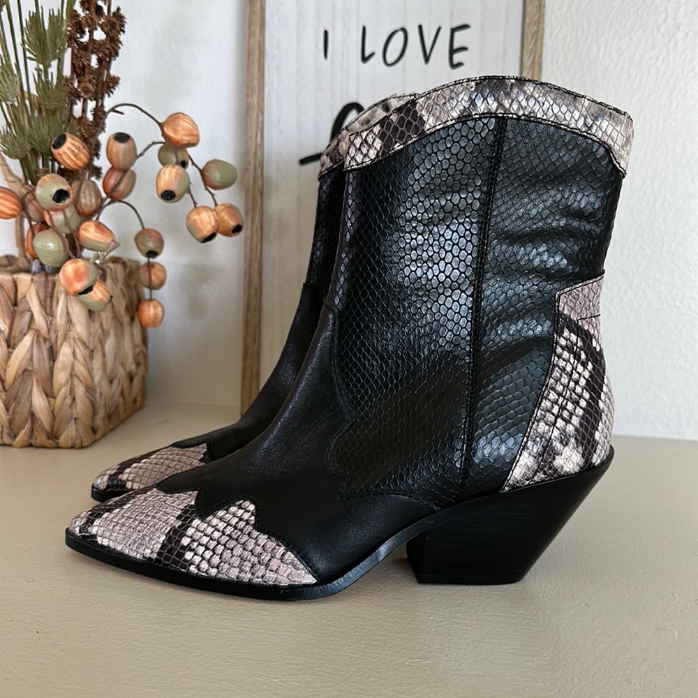 Vince Camuto leather Black Snake Print boots #Westernbooties